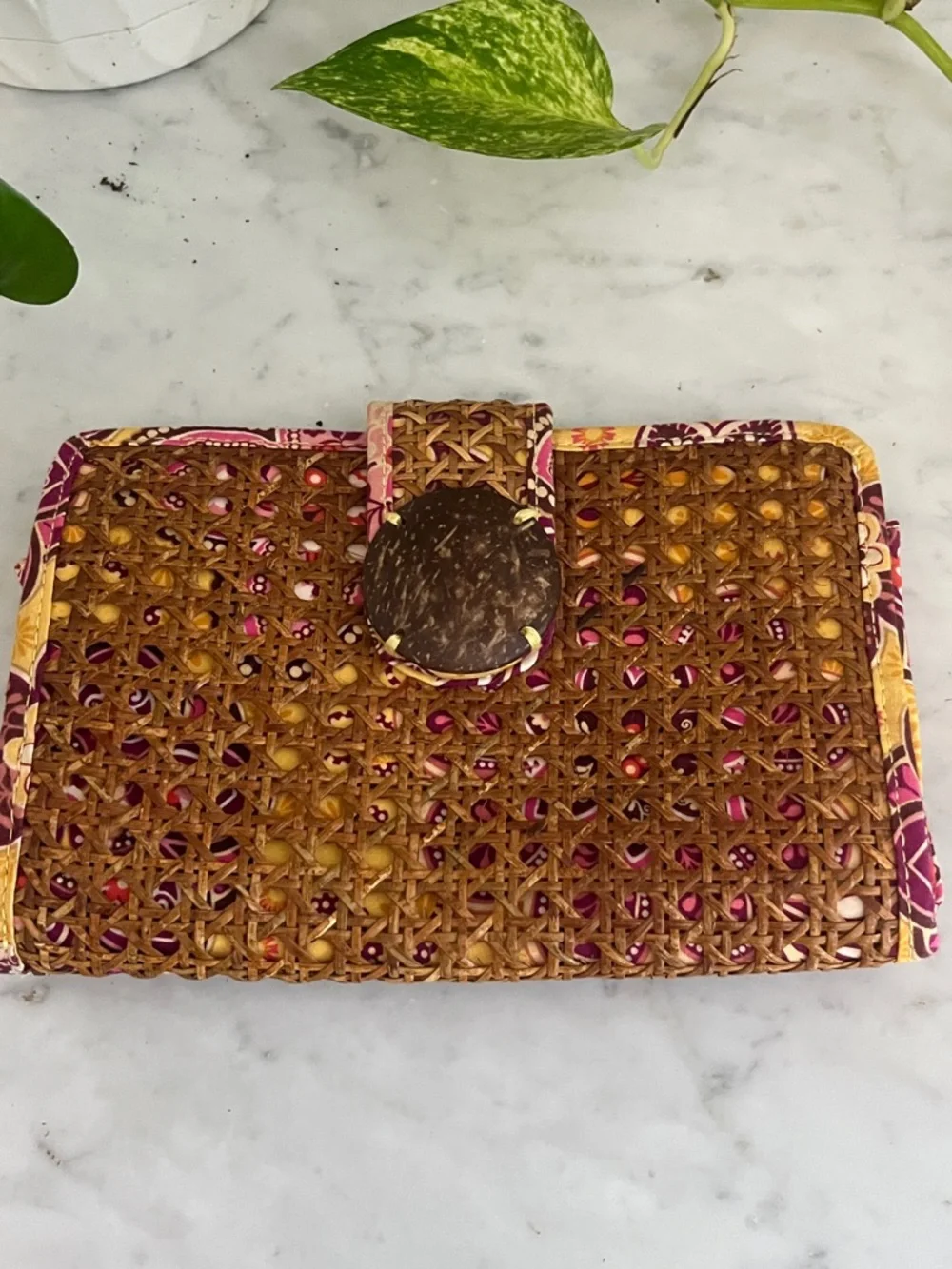 Vera Bradley Tiki Clutch with Bali Gold Pattern Excellent - Picture 2 of 9